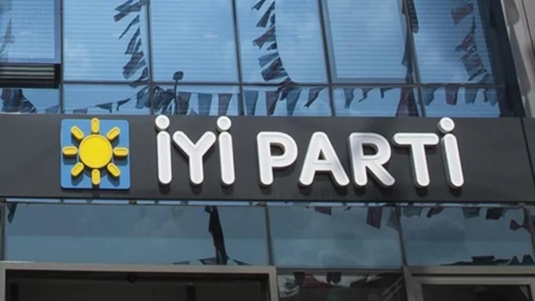 Mehmet Tolga Akalın İYİ Parti'den İstifa Etti