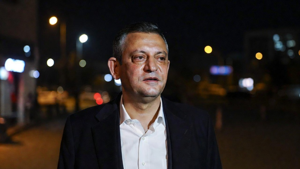 Özgür Özel Gece Yarısı Kılıçdaroğlu ve Kaftancıoğlu'nu Takipten Çıktı