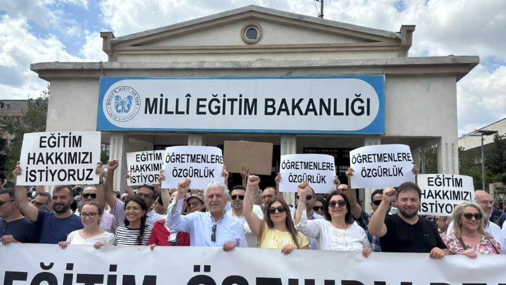 Milli Eğitim Bakanına Suç Duyurusu